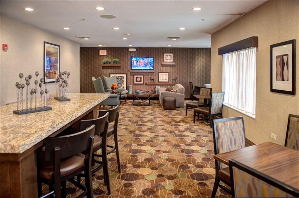 Holiday Inn Express & Suites Chicago-Deerfield Lincolnshire By Ihg Riverwoods Exterior photo