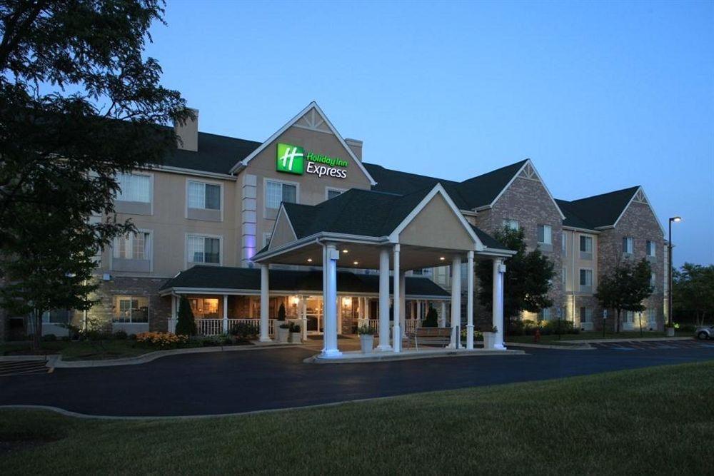 Holiday Inn Express & Suites Chicago-Deerfield Lincolnshire By Ihg Riverwoods Exterior photo