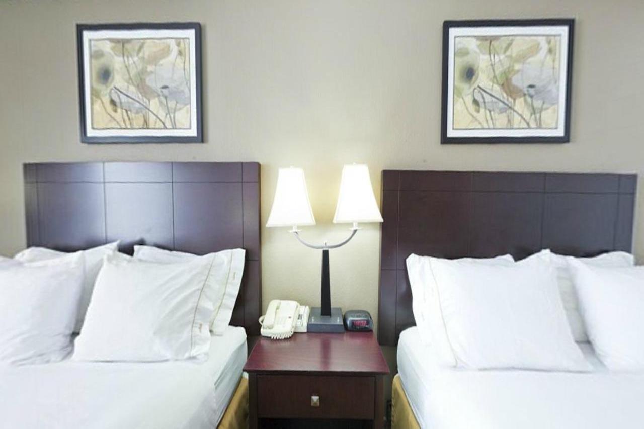 Holiday Inn Express & Suites Chicago-Deerfield Lincolnshire By Ihg Riverwoods Exterior photo