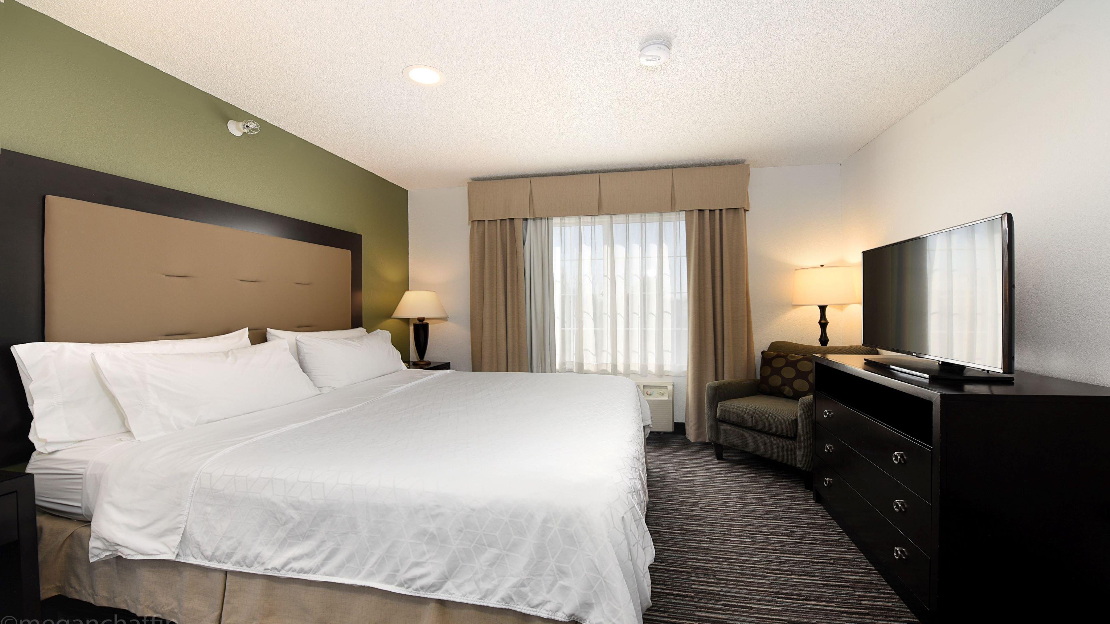 Holiday Inn Express & Suites Chicago-Deerfield Lincolnshire By Ihg Riverwoods Exterior photo