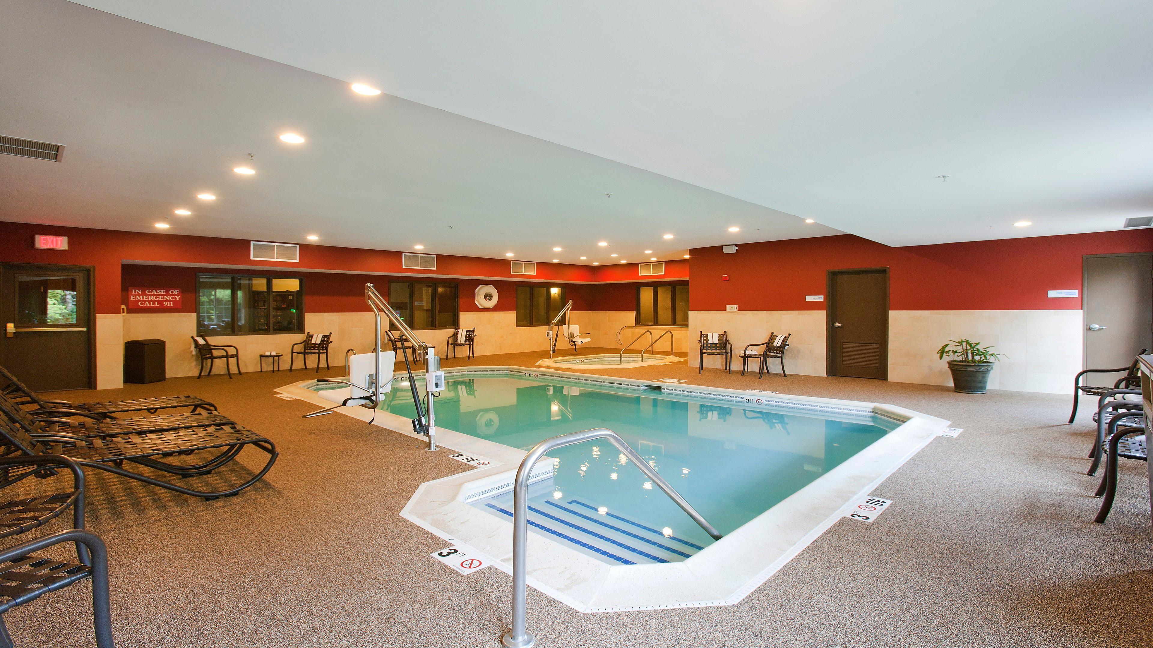 Holiday Inn Express & Suites Chicago-Deerfield Lincolnshire By Ihg Riverwoods Exterior photo