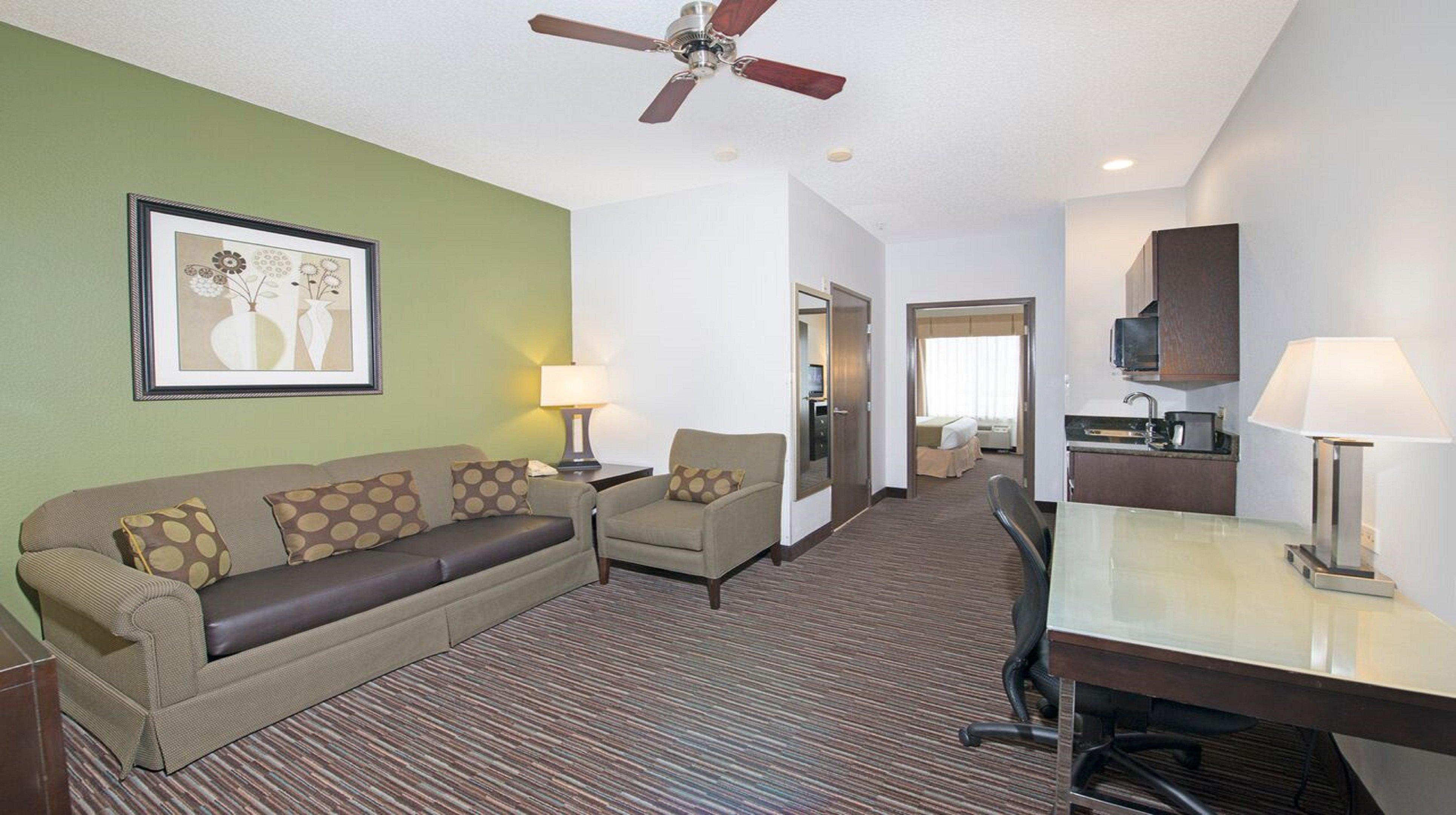 Holiday Inn Express & Suites Chicago-Deerfield Lincolnshire By Ihg Riverwoods Exterior photo