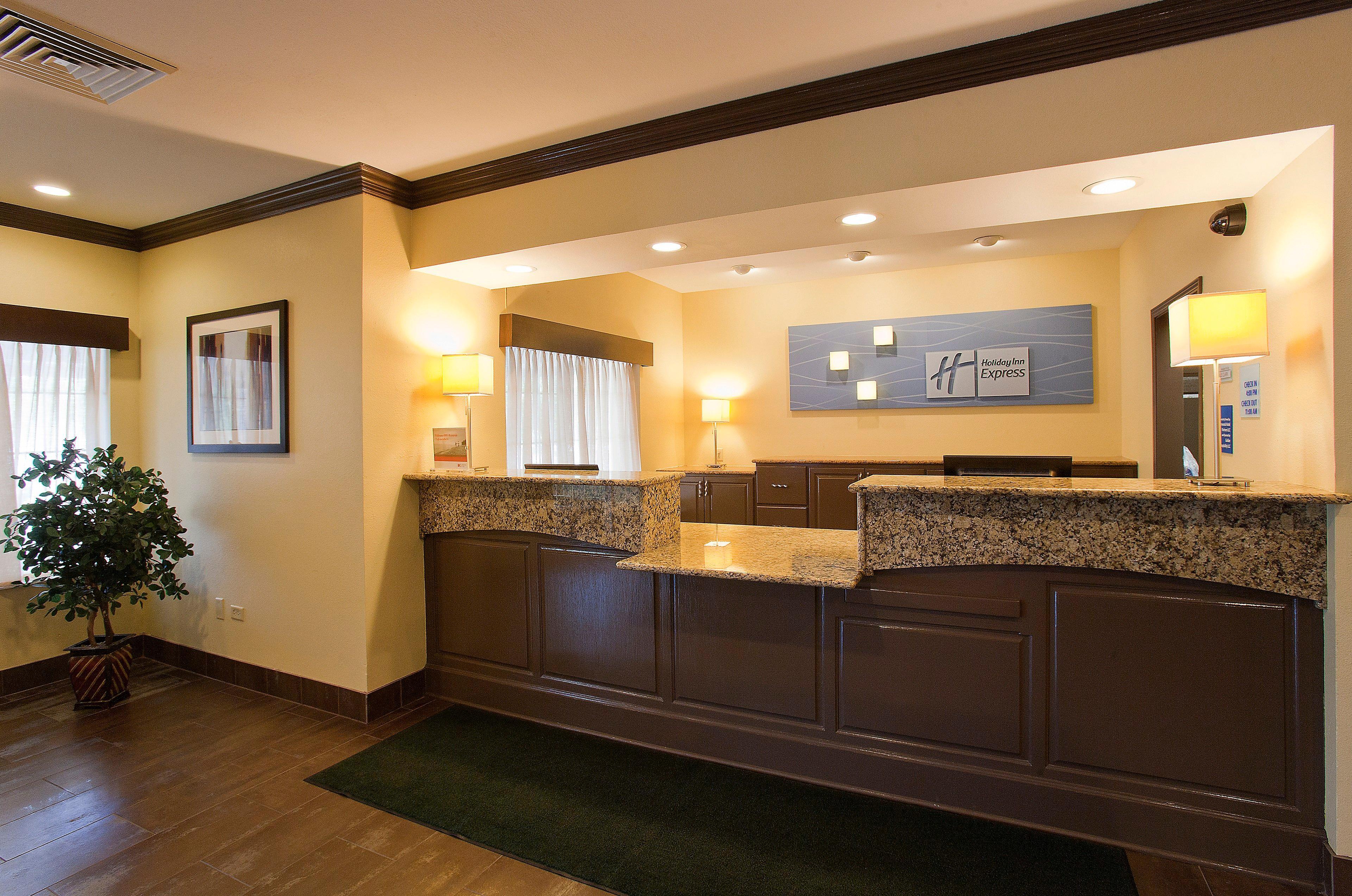 Holiday Inn Express & Suites Chicago-Deerfield Lincolnshire By Ihg Riverwoods Exterior photo